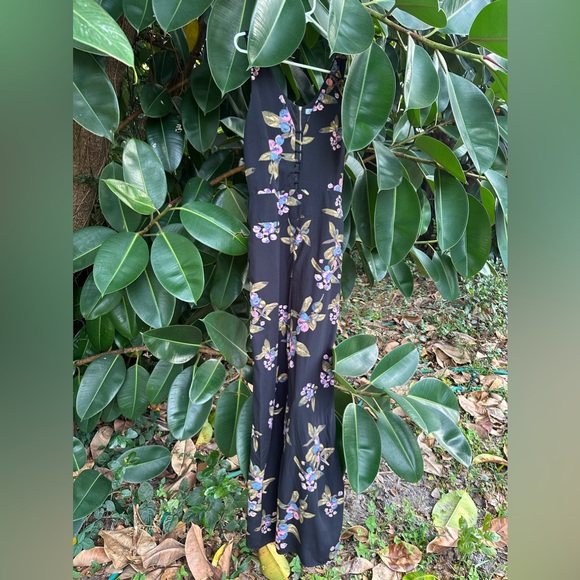 Abbeline | 🌸 Floral Jumpsuit with Cutouts - Picture 5 of 6